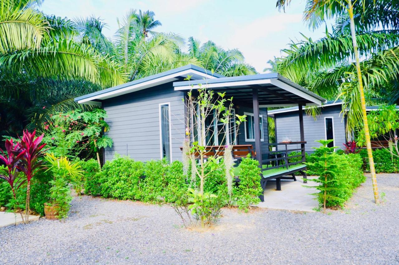 Baantia Chomtawan Bed & Breakfast Surat Thani Ngoại thất bức ảnh