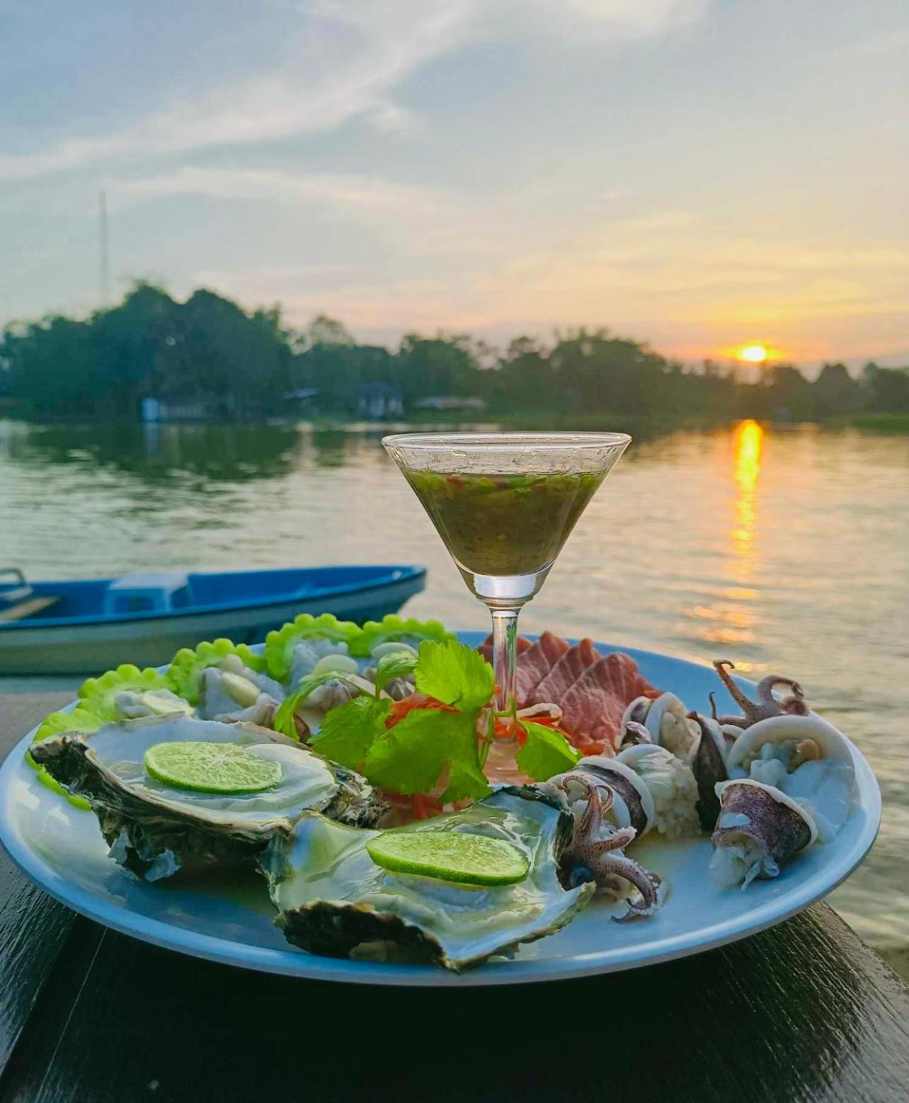 Baantia Chomtawan Bed & Breakfast Surat Thani Ngoại thất bức ảnh